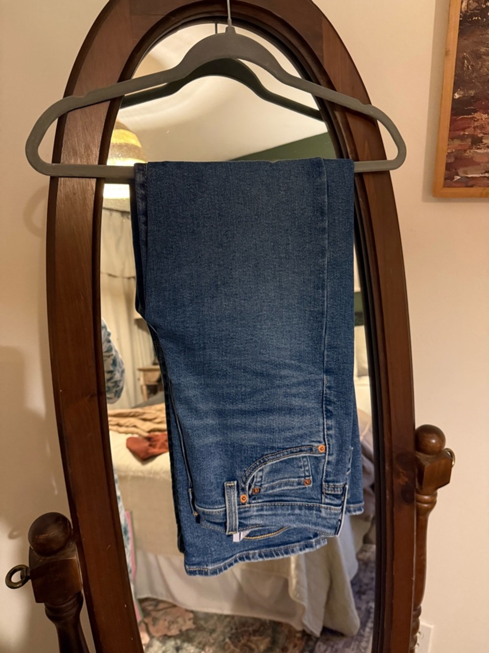 Levi's Straight Leg Jeans in Medium Blue Wash